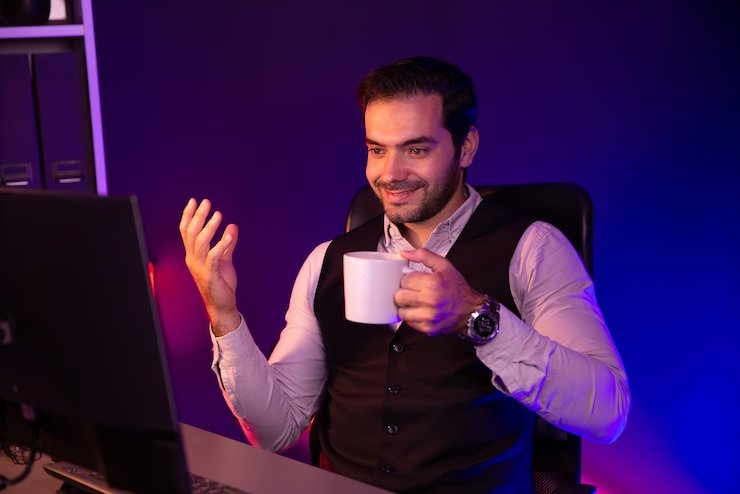Antarmuka aplikasi mobile twister menampilkan live dealer tables dan menu navigasi